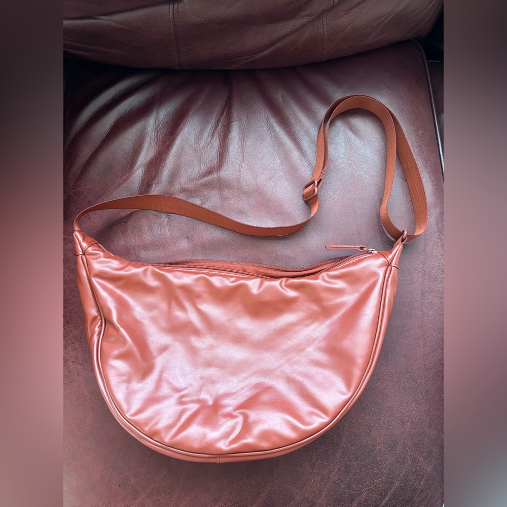 Uniqlo faux leather round shoulder bag